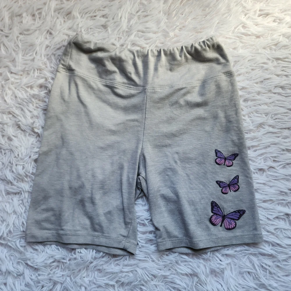 ♠️10/$10♠️ Gray Shorts with Purple Butterfly Design